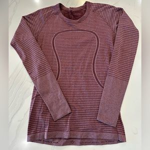 Lululemon size 8 long sleeve